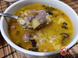 Розсольник із курячими сердечками