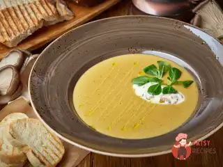 Грибний крем-суп із печериць