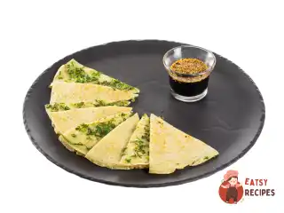 Млинці із зеленою цибулею та кінзою