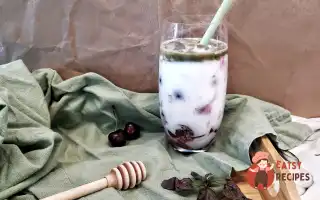 Матча На Кокосовому Молоці З Черешнею