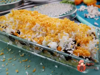 Крок 1: Листковий салат з куркою та печерицями
