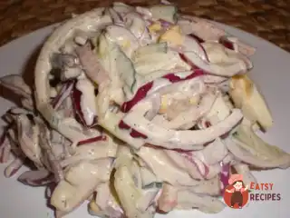 Ситний салат з курячою грудкою, картоплею та грибами