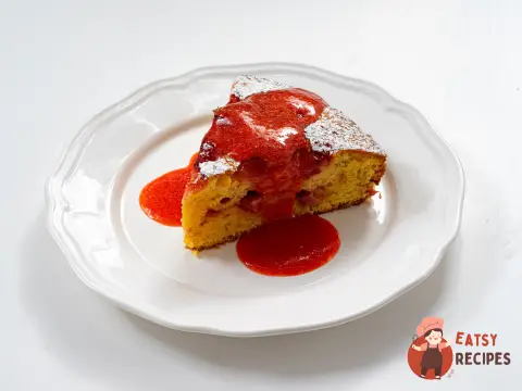 Шарлотка з полуницею