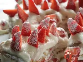 Торт «Полуничний ліс»