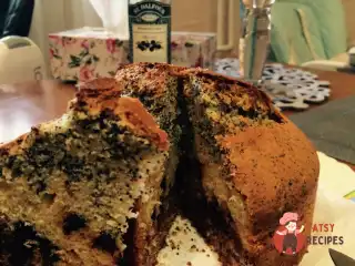 Кекс з шоколадом, горіхами та маком