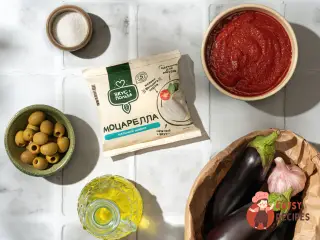 Крок 1: Баклажани, запечені з моцарелою
