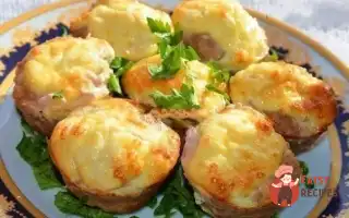 М'яСні Кекси З Сирно-Яєчним Начинкою