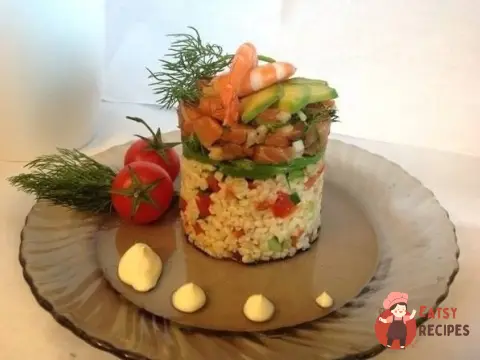 Листковий салат з фореллю та булгуром