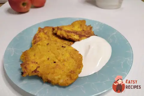 Оладки яблучно-морквяні