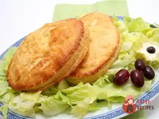 Лосось у листковому тесті