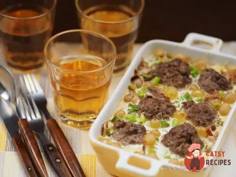 М'ясні фрикадельки у грибному соусі