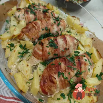 Куряче філе в беконі з часником