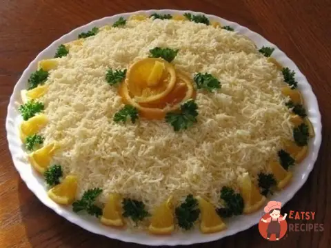 Листковий салат з курки з корейською морквою