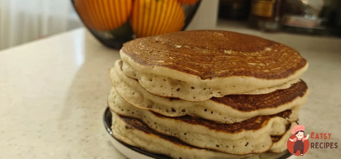 Пишні панкейки з яблуком і корицею