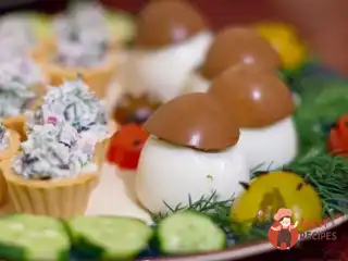 Яйця, фаршировані печінкою тріски