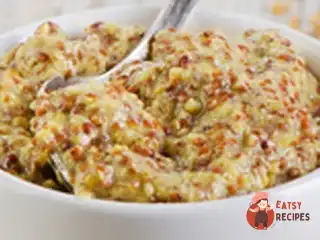Гірчичний соус з чилі, цибулею та вершками