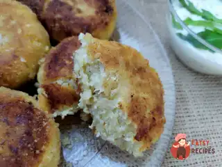 Капустяні котлети з часниковим соусом