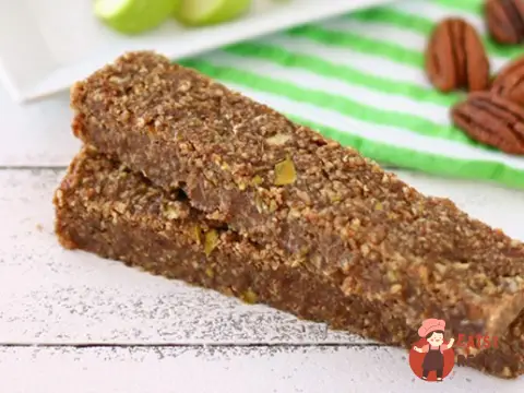 Енергетичні батончики з яблуком та корицею