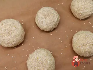 Крок 9: Кетобулочки з кунжутом