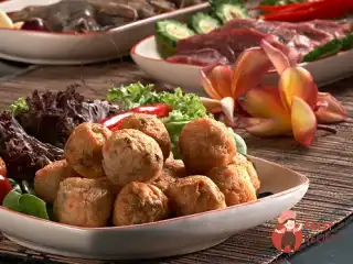 Тефтелі рибні в соусі з кропом