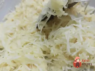 Крок 7: Деруни з кабачком і картоплею