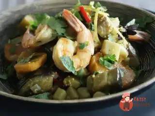 Овочеве каррі з креветками