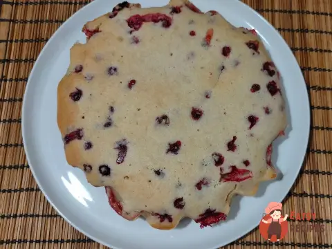 Пісний маннік з ягодами