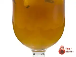 Гарячий масляний ром зі спеціями