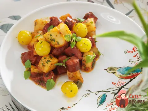 Пататас-бравас із ковбасками