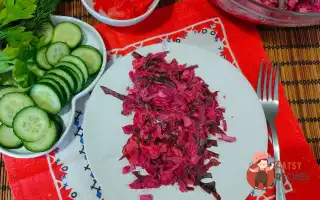 Салат з буряка, моркви та морської капусти