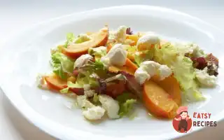 Салат Із Моцарелли З Персиками.
