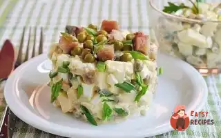 Салат Із Копченої Скумбрії З Яблуком