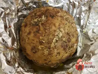 Запечений корінь селери з грибним соусом