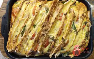 Запіканка з лаваша з помідором і шпинатом