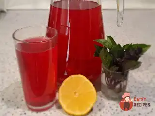 Компот із базиліку з м’ятою та лимоном