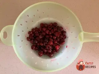 Крок 1: Безглютенове печиво з вишнею та мигдалем