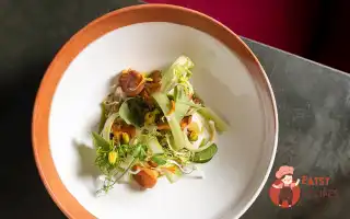 Лисички З Картопляним Пюре Та Молодим Селера