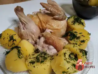 Курка запечена на солі