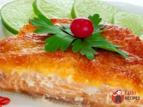 Риба під рисом із цибулею