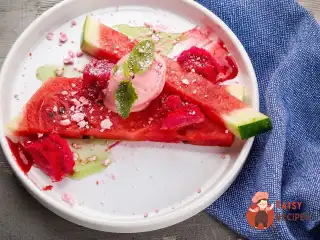 Кавун з марципаном