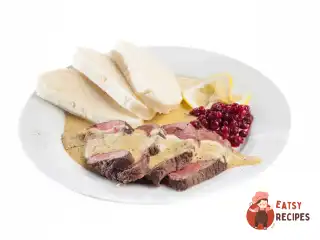 Свічкова на сметані з кнедликами