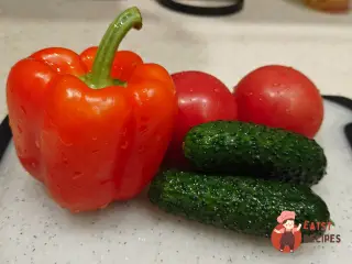Крок 1: Грецький салат з оливками та фетою