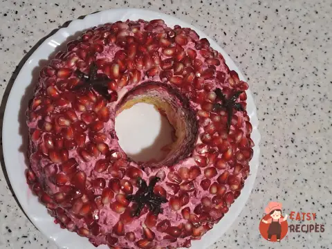 «‎Гранатовий браслет» із чорносливом та копченою курячою грудкою