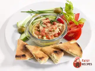 Хумус з кедровими горіхами та кайєнським перцем