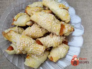 Листя тіста з абрикосовим варенням