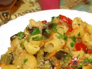Піпе ригате з овочами