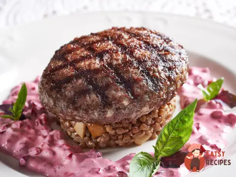 Котлета із саянського бурого ведмедя