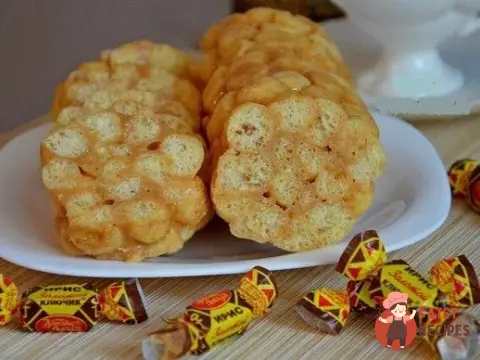 Ковбаска з кукурудзяних паличок з ірисками