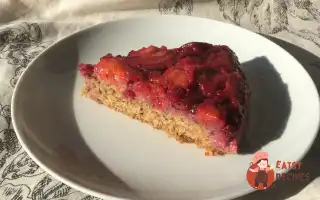 Сливово-Брусничний Безглютеновий Перевернутий Пиріг (Upside Down Cake)