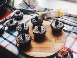 Шоколадні капкейки з печивом Оrео